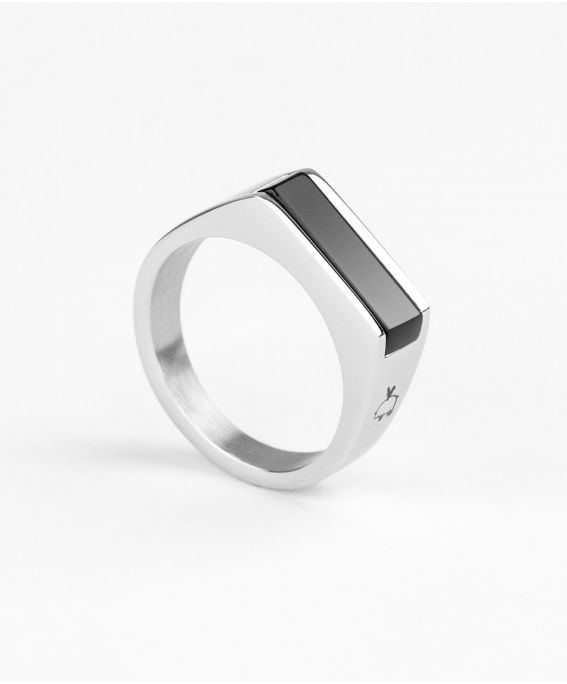 FW23_packshot_jewellery_signet_ring_black_agate_silver-23915